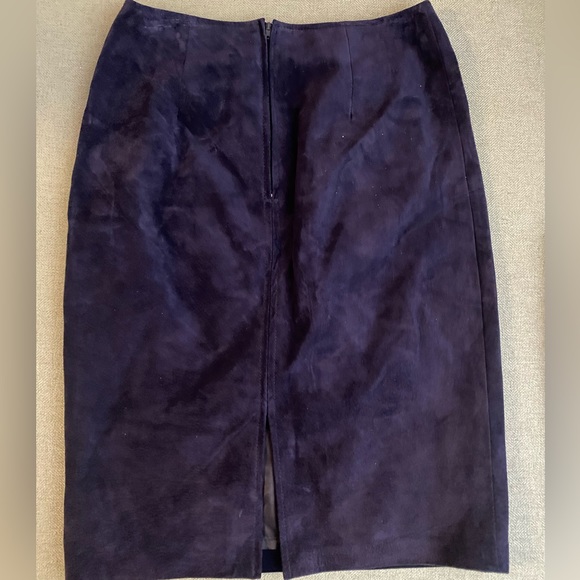 💜DANIER💜Leather/suede pencil skirt in size 6/8. Great condition. - Picture 7 of 9